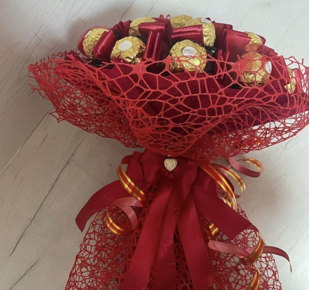 Букет із цукерок Ferrero Rocher, солодкий букет, букет из конфет