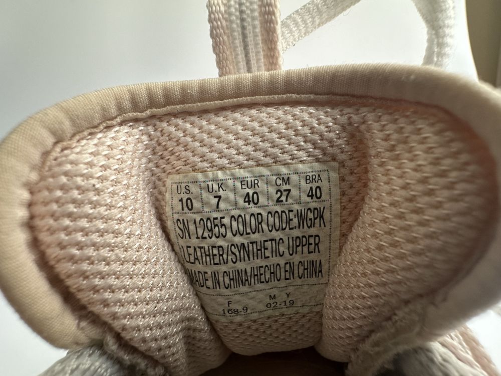 Sketchers жіночі кросівки 27см