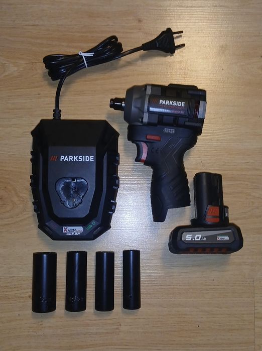 Klucz udarowy Parkside 12V z baterią 5Ah i szybką ładowarką 6A