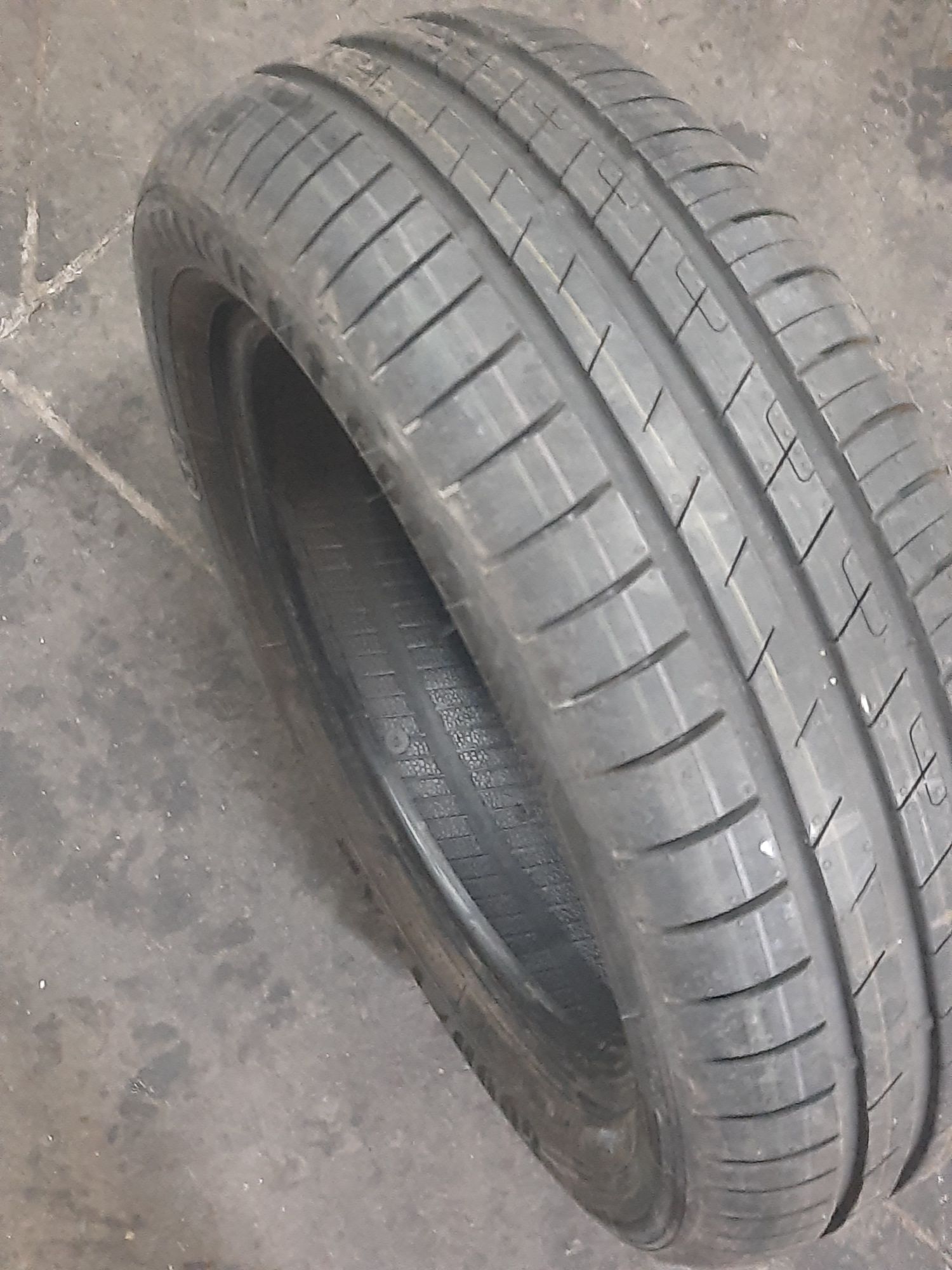 Opona 185/60R15 88H Goodyear Efficient Grip Performance