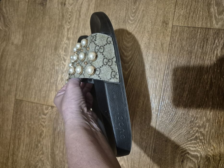 Шикарные шлепанцы Gucci