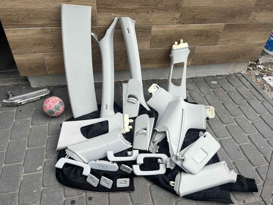 Audi a4b8 kombi  elementy podsufitki