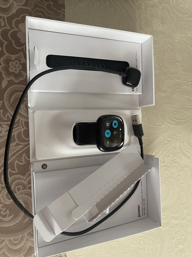 Zegarek fitbit versa3