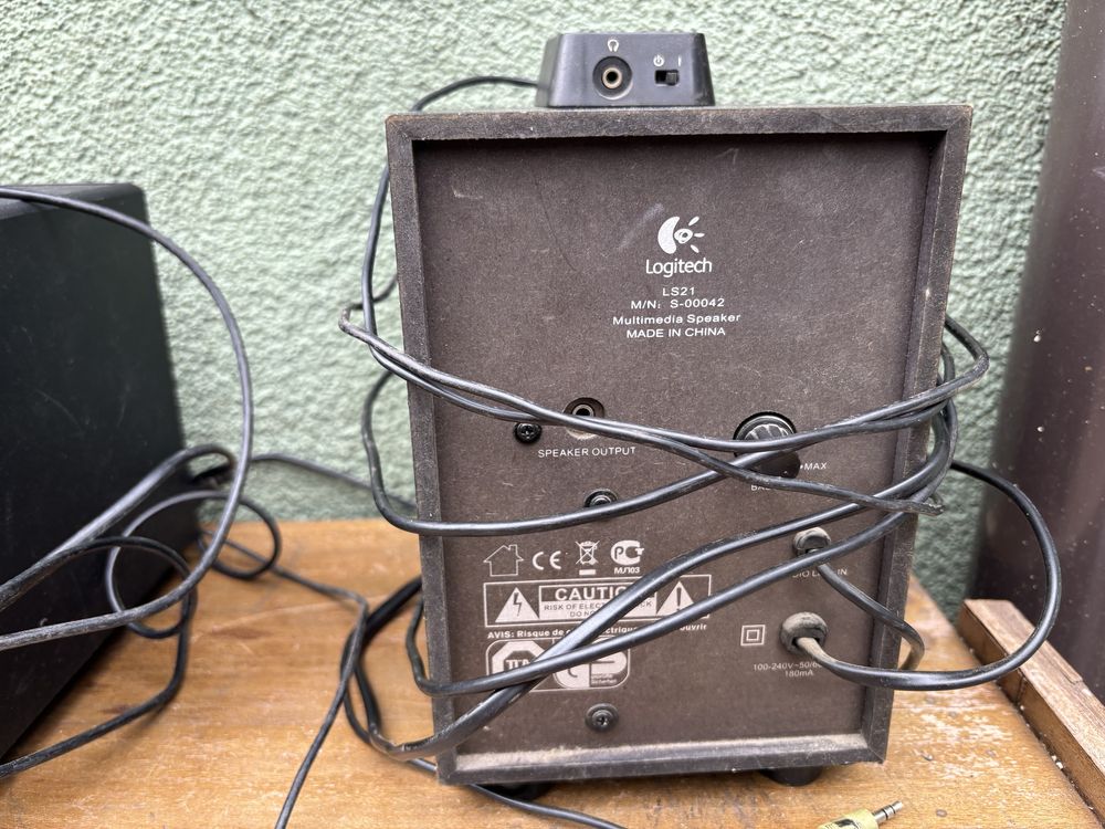 Dwie wieże logitech