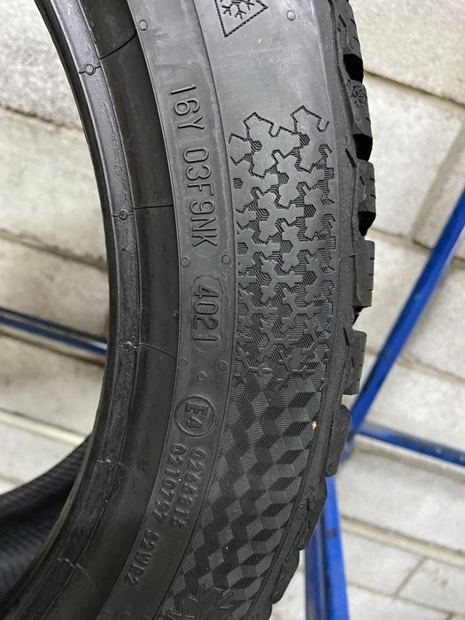 Зимові шини 225/45 R17 CONTINENTAL