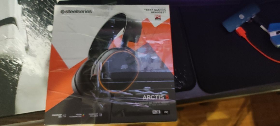 Игровые наушники SteelSeries Arctis 5