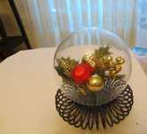 Centro Mesa Tômbola Natal, vidro, base espiral, em metal bronze