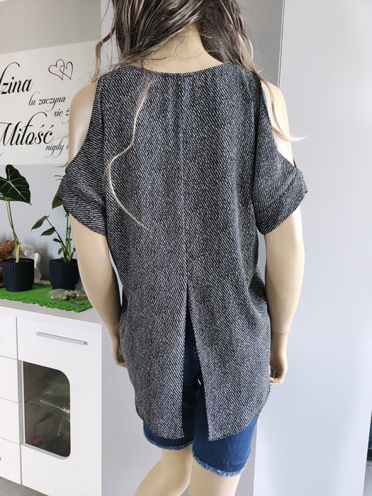 Śliczna bluzka z odkrytymi ramionami lato letnia asymetryczna 38