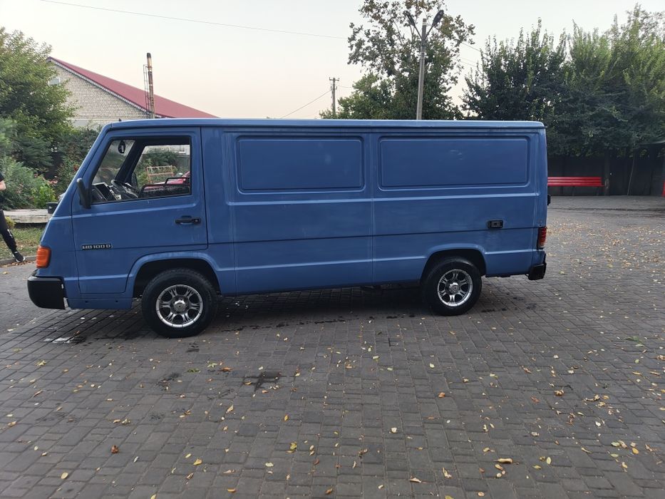 Продам бус Мерседес мб100 д СРОЧНО