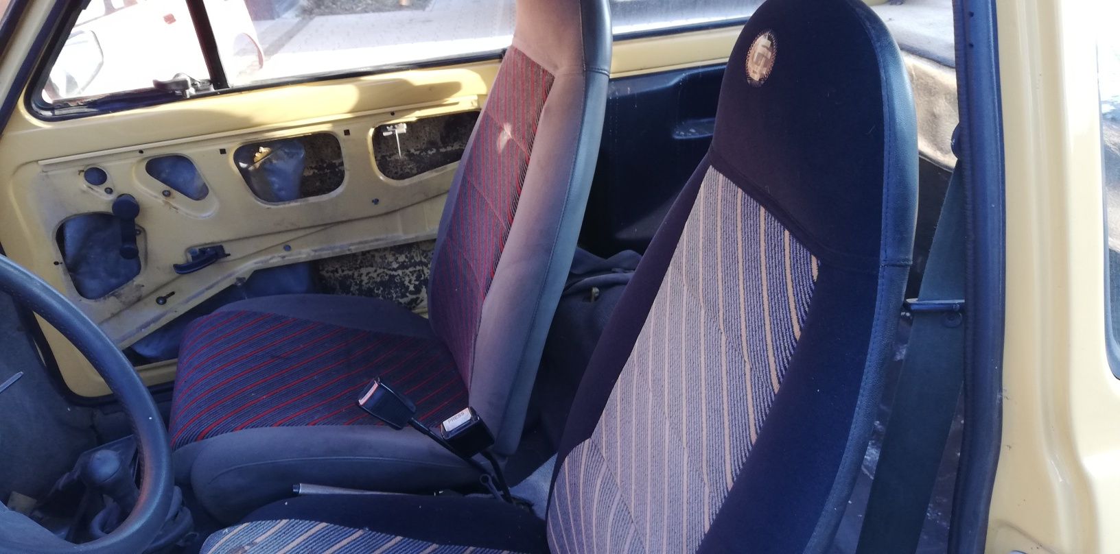 Fiat 126p fotele przednie Inter Groclin 2 sztuki ładny stan