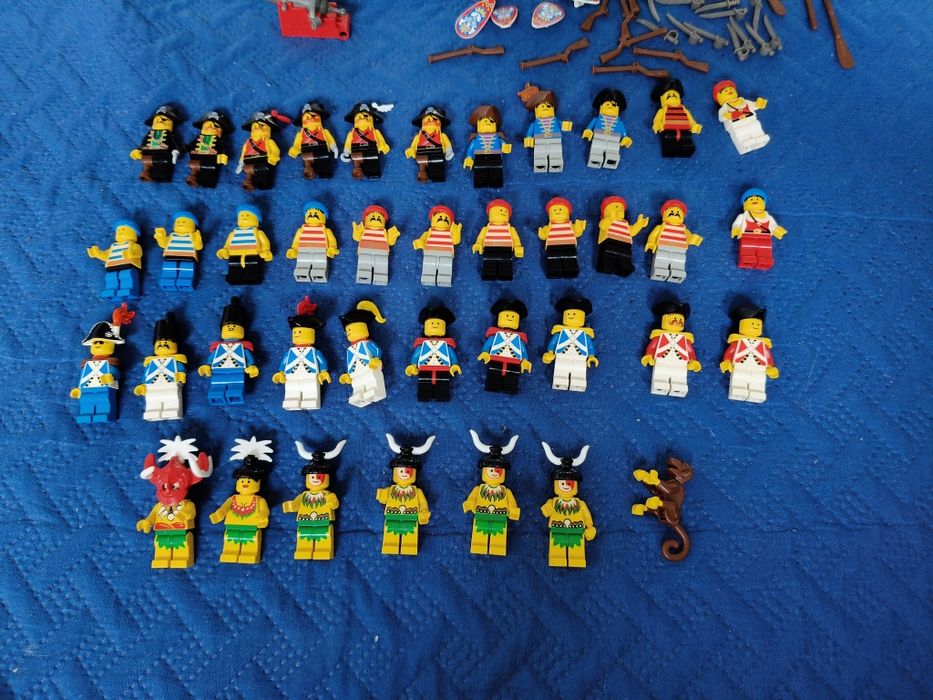 Mega duży zestaw figurek LEGO Piraci z lat dziewiedziesiatych
