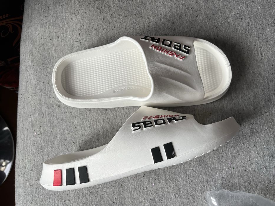 Klapki białe na basen 25,5 cm