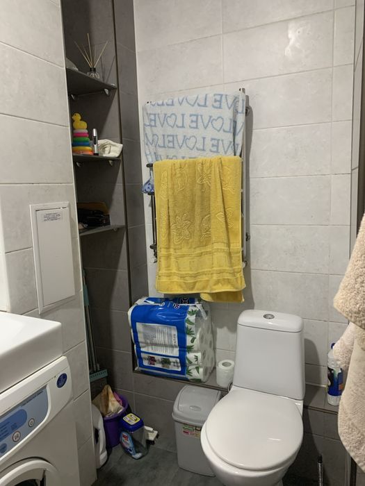 Продам хорошую, жилую, уютную квартиру в центре города