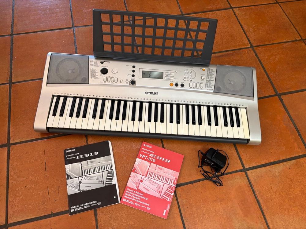 Teclado elétrico Yamaha, Portatone, PSR-E313, YPT-310