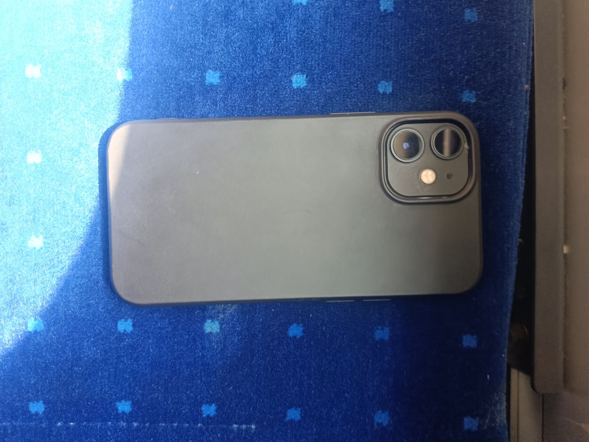 iPhone 12 mini uszkodzony