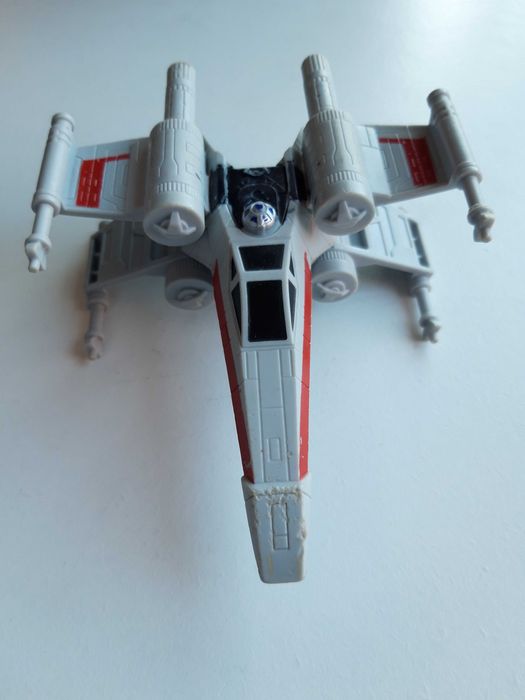 Nave espacial X-WING da Star Wars