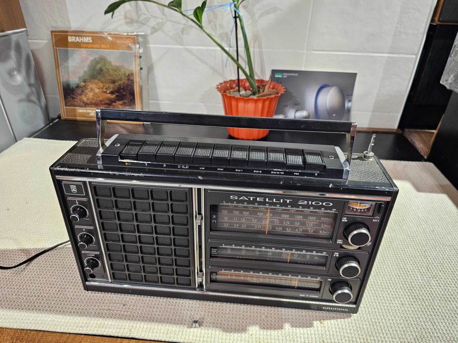 Grundig Satellit 2100