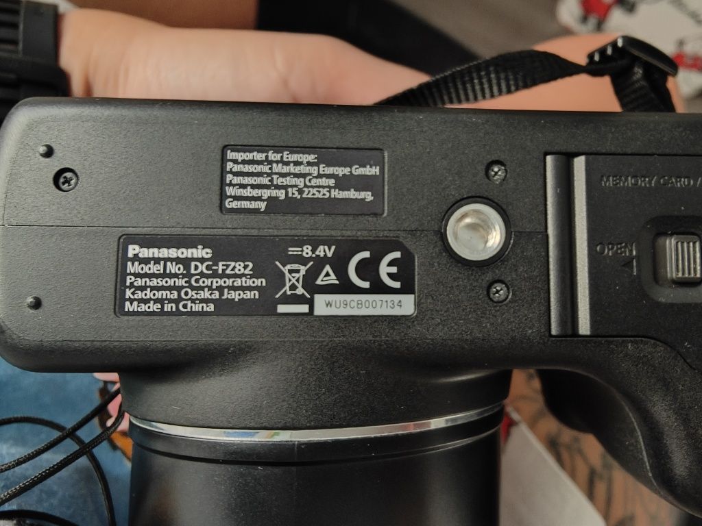 Máquina Fotográfica Panasonic Lumix DC-FZ82