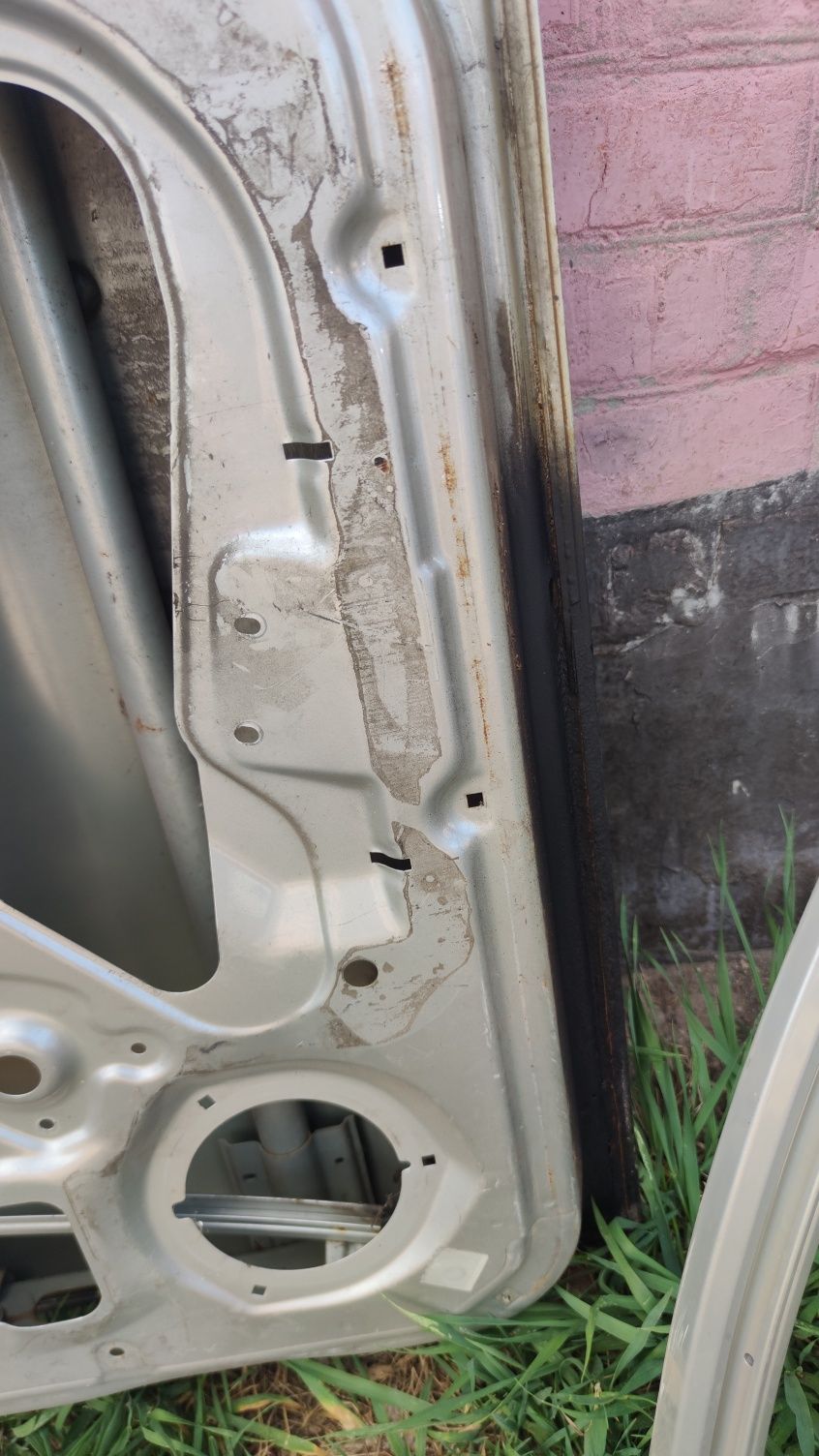 Продам двері на Daewoo Lanos,Sens задня права