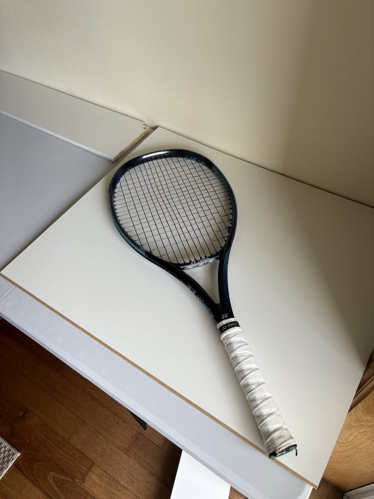 Yonex ezone 100 L2 300gm