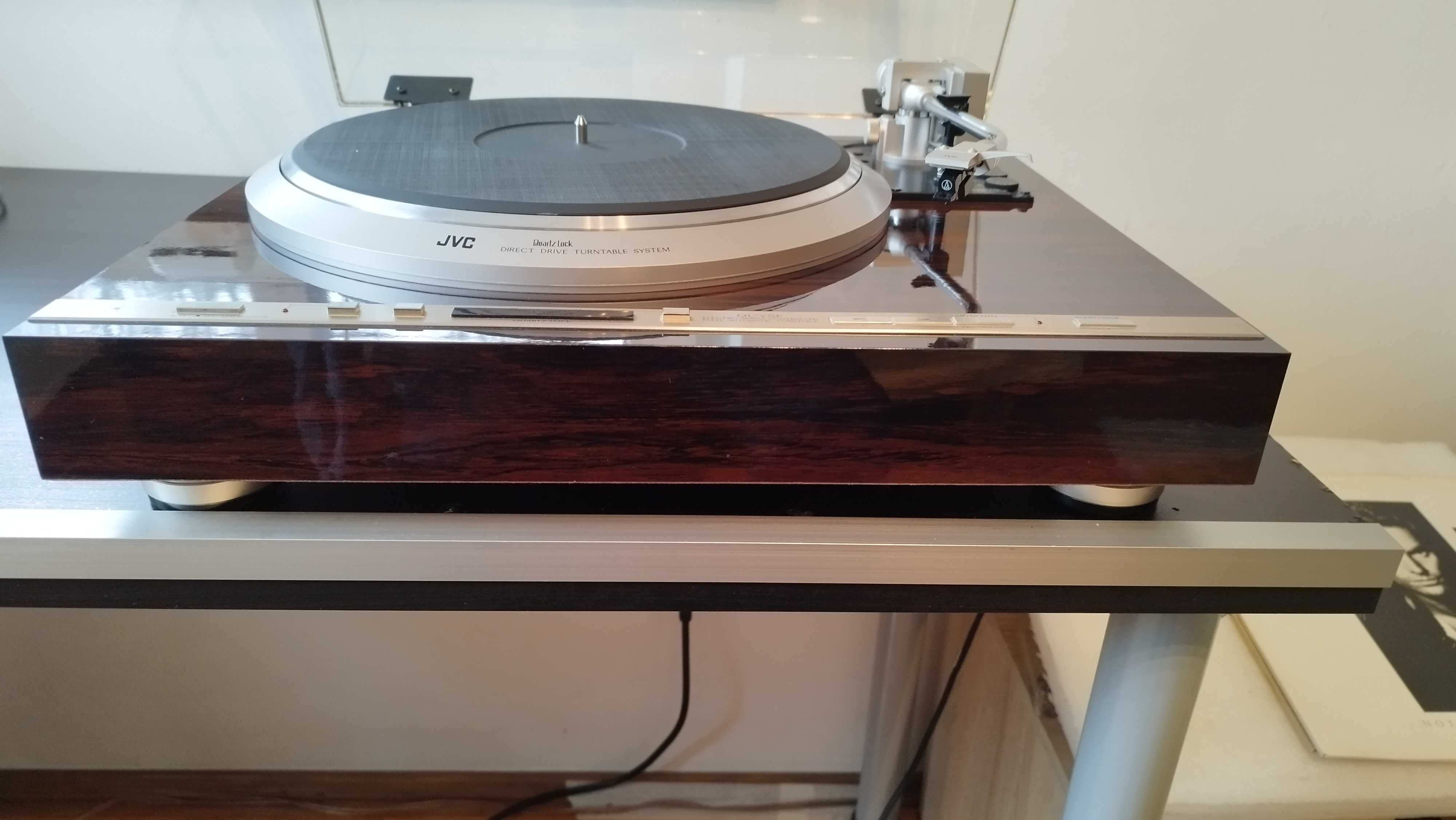 Gramofon JVC QL-Y5F