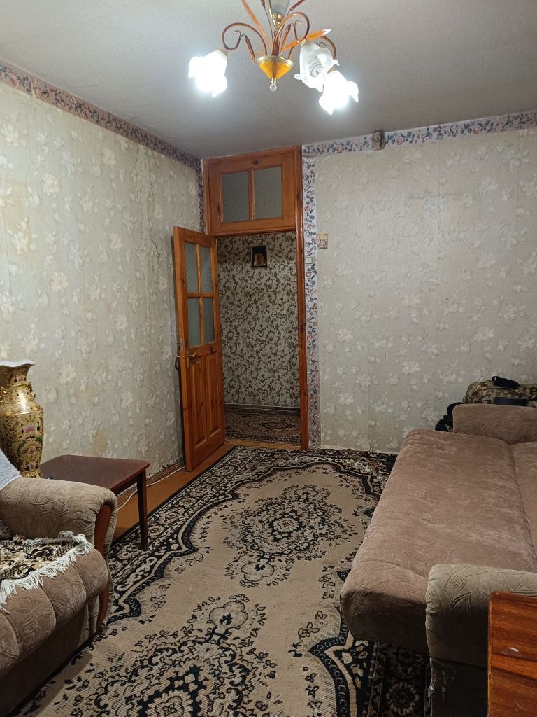 Продам 3-кімнатну квартиру в центрі Чугуєва