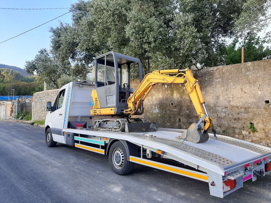 Transportes contentor plataform. E Serviços de Pronto Socorro Reboque.