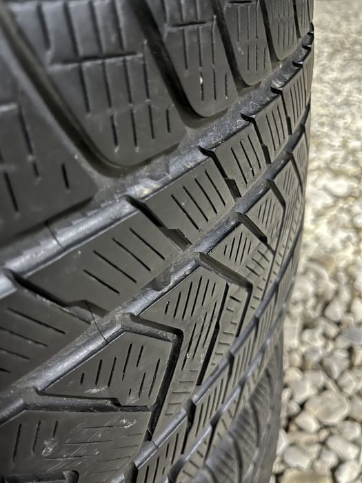 305/35 R21 2 шт. Pirelli Scorpion Winter
