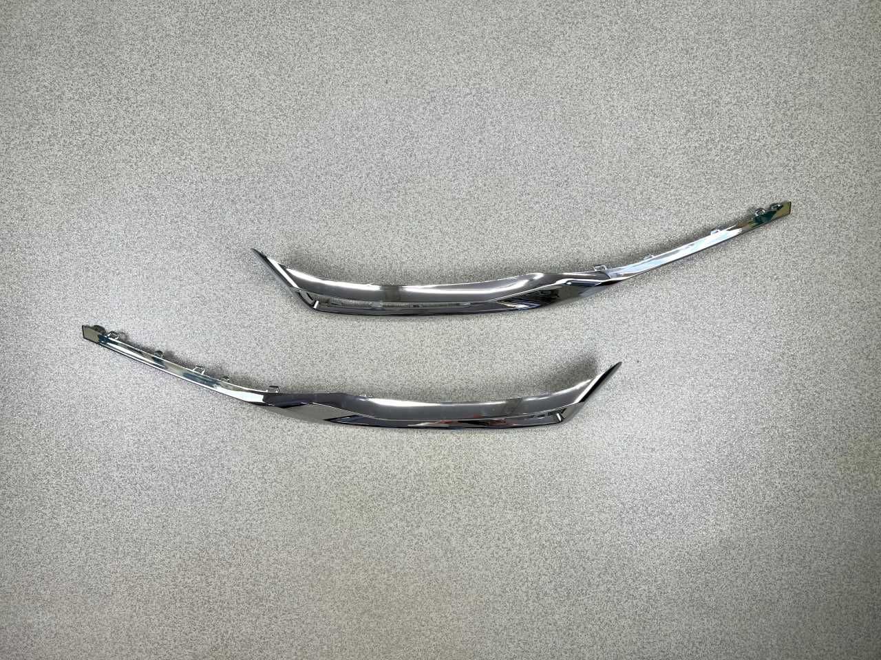 Накладка противотуманих фар  BMW 5 (G30/G31)  51117409551/ 51117409552