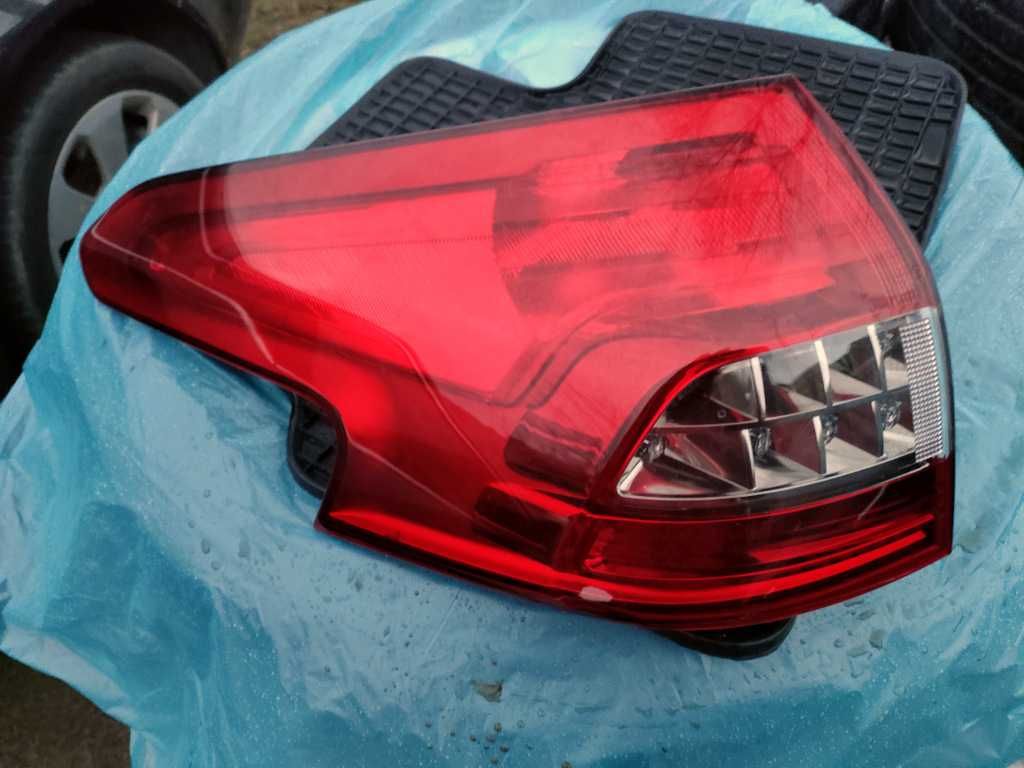 Oryginalna lampa tyl lewa błotnik Citroen c5 kombi lift rok 2011