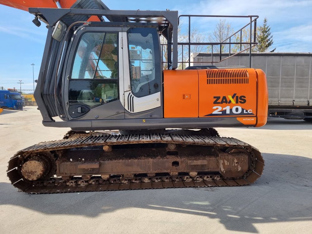 Продам экскаватор Hitachi Zx  210 lc , 2012 г