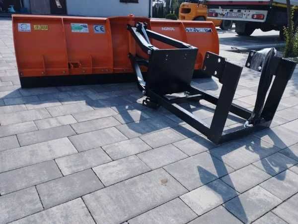 Pług śnieżny mocowanie Tuz C330/C360