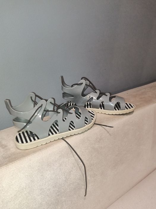 Sandały dziewczęce