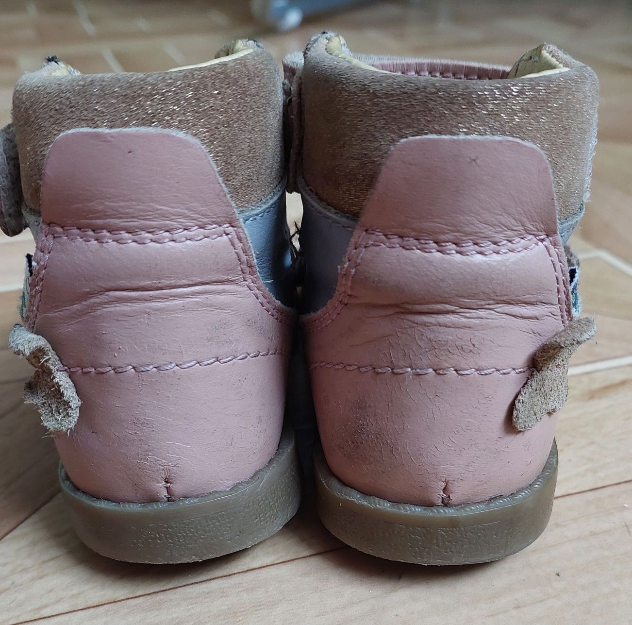 Mrugała Porto sandałki skórzane kapcie dziewczynka 22