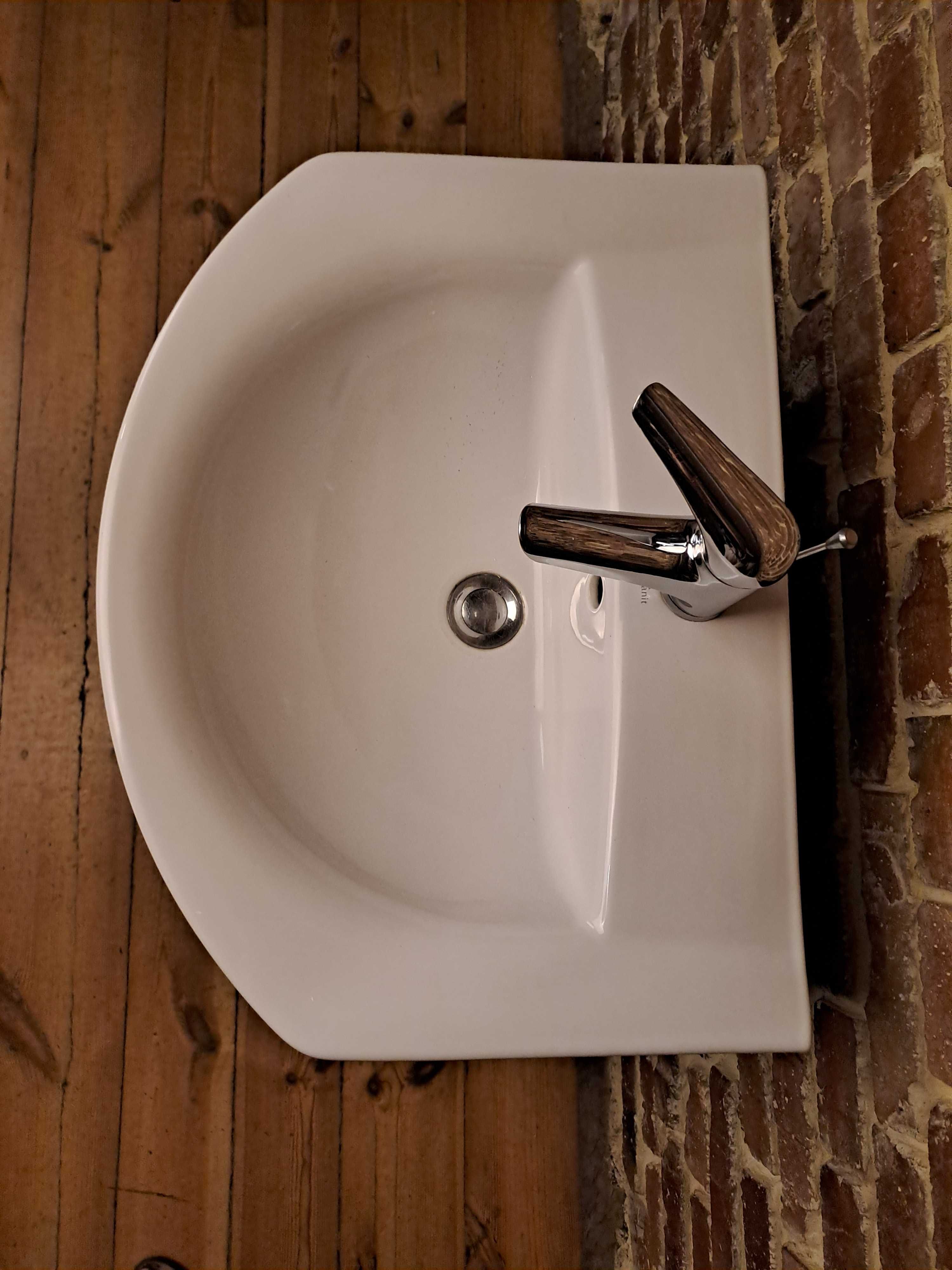 Szafka pod umywalkę z umywalką i baterią