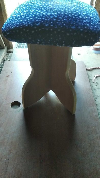 Продам табуреты,стулья б.у. в хорошем состоянии