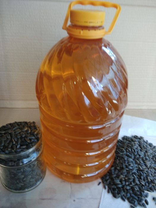 Соняшникова олія, холодного віджиму  (сиродавка), та пахуча, запашна.)