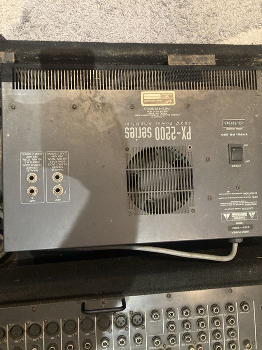 RARO Mesa de som FENDER PX2200D