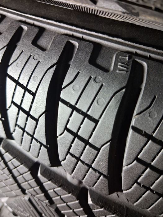 235/50 R18 Pirelli Sottozero 3 шини б/в зима КОМПЛЕКТ