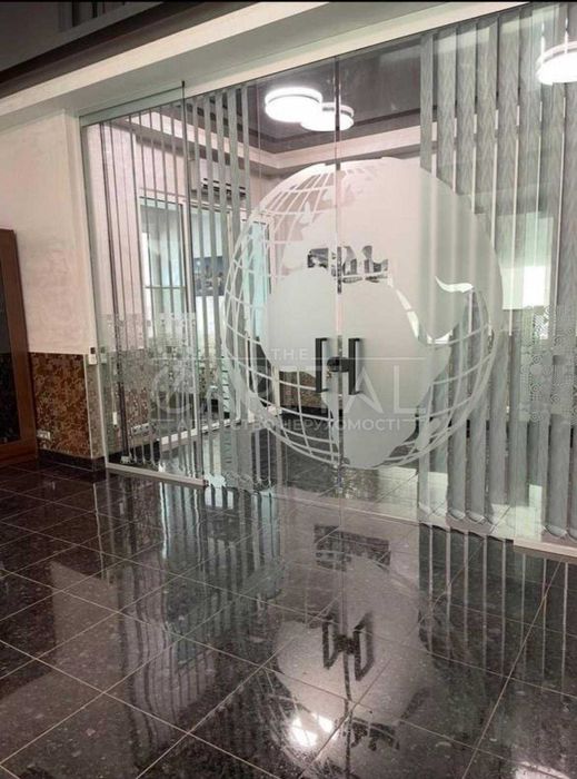 Продаж офісного приміщення, 90 м², вул. Івана Мазепи, 3