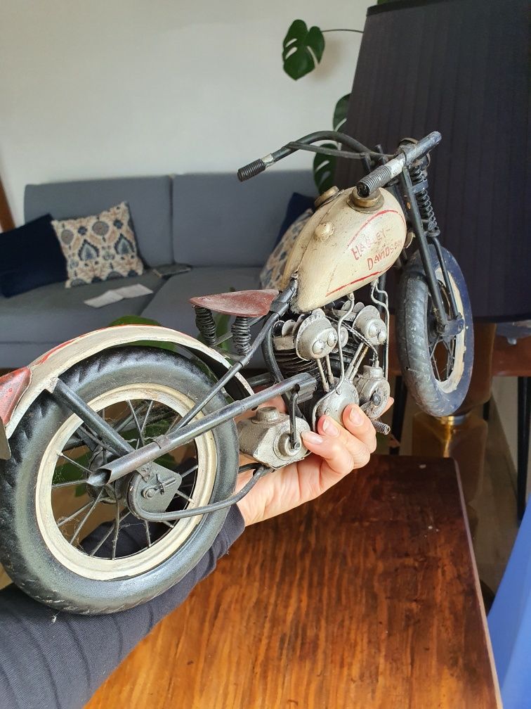 Stary model blaszany - motor Harley Davidson