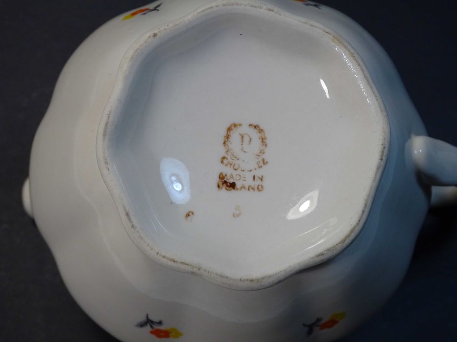 Porcelana Chodzież: piękny stary mlecznik.