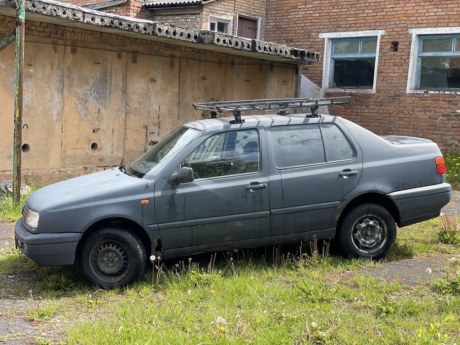 Продам Voklswagen Vento 1.8 бенз