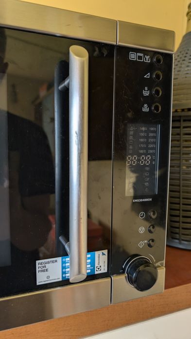 Kuchenka mikrofalowa Whirlpool EMS304000X