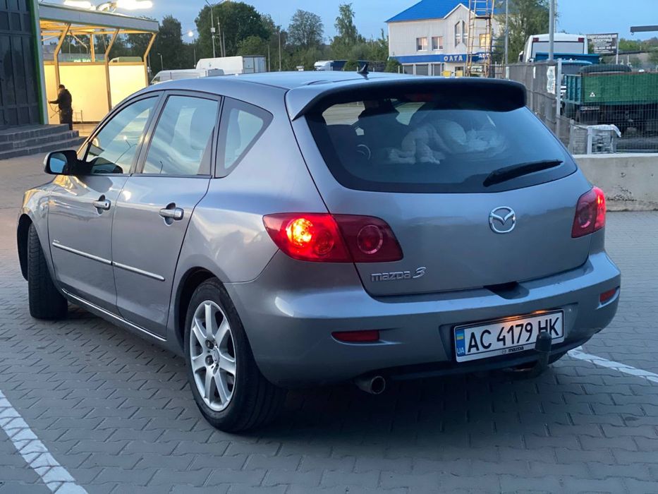 Мазда 3 . Хатчбек . 2005 рік 1.6 безин