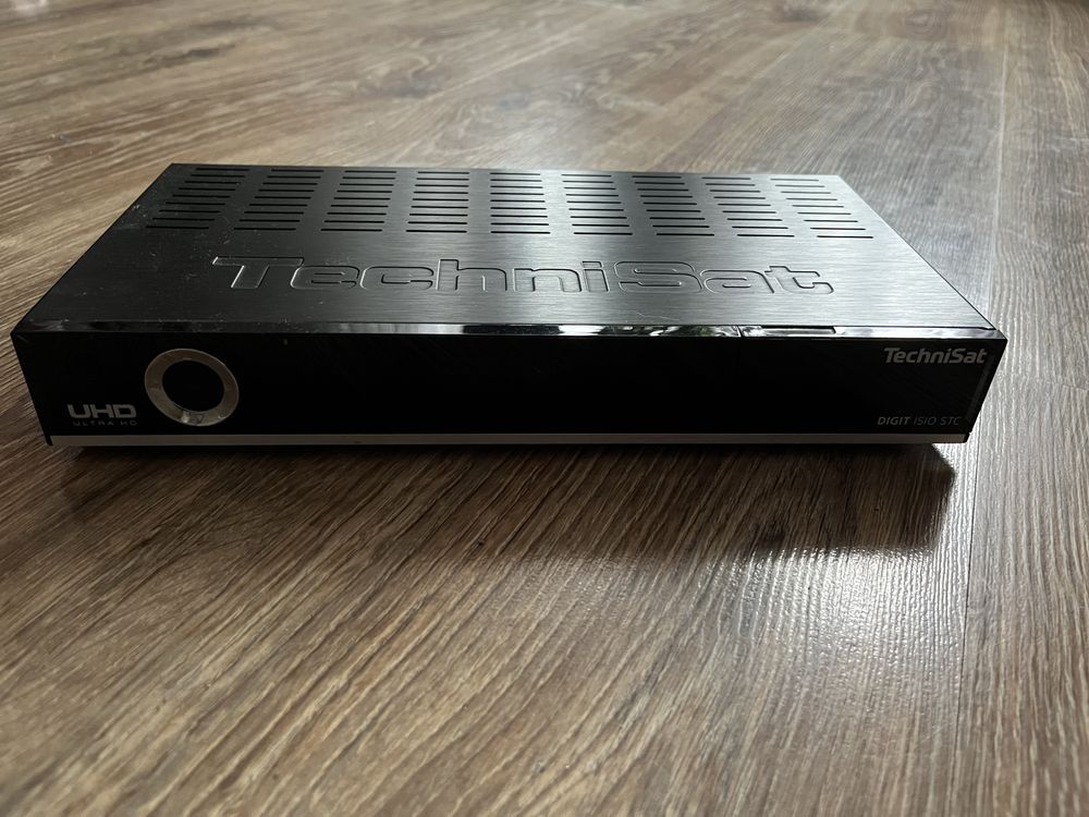 Tuner satelitarny UHD TechniSat DIGIT ISIO STC