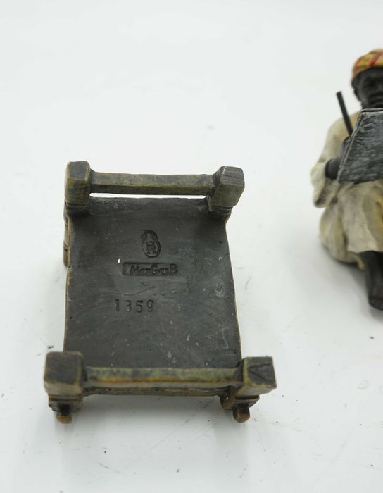 FIGURA Z BRĄZU arab z księgą nauczyciel poeta