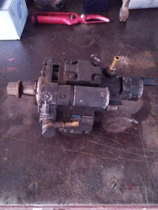 Bomba injetora Peugeot partner 2.0 HDI 2003