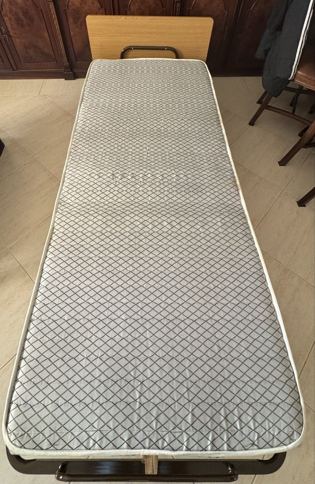 Divã cama de hospedes