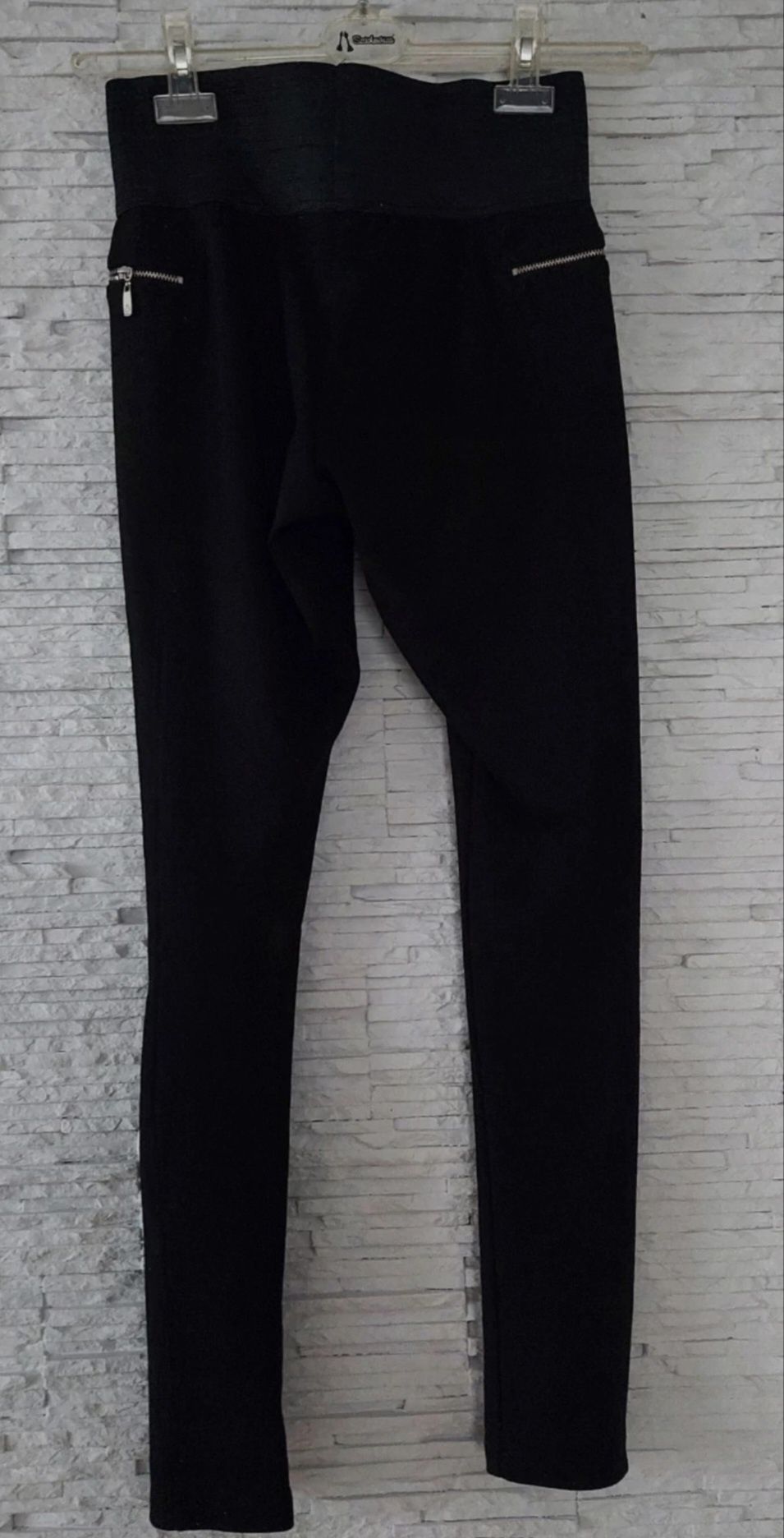 Czarne legginsy z wysokim stanem M Reserved